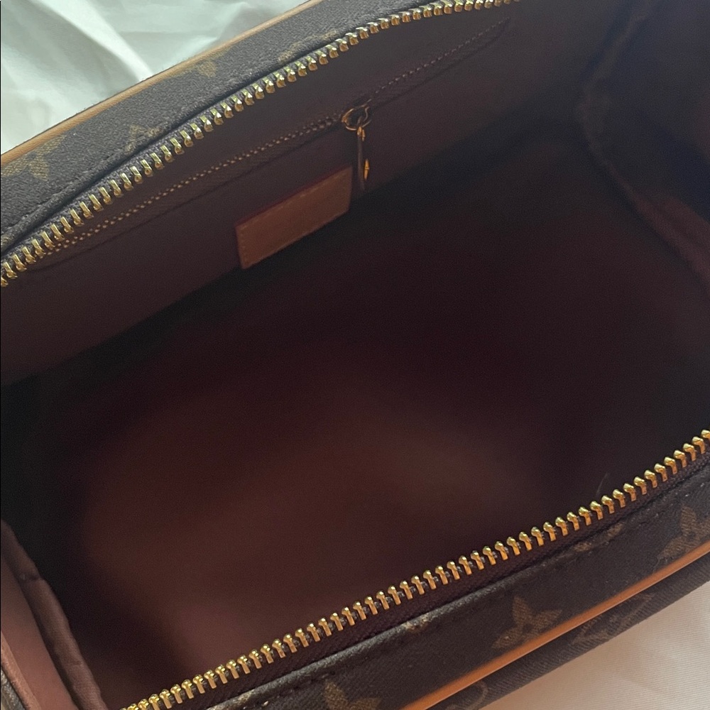 LV LIKE Monogram Toiletry Bag with Multicolor Embroidery - Picture 2 of 3